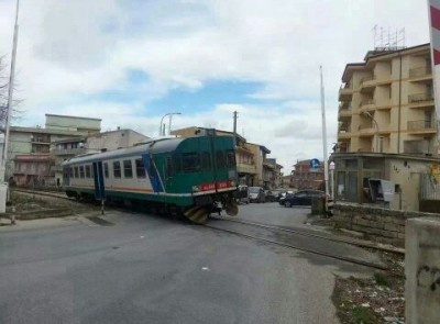 littorina passa con barre alzate ore 15 circa del 28 gennaio 2014