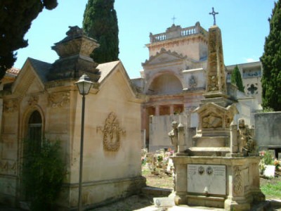 1396119392-quel-pasticciaccio-brutto-del-cimitero-di-ragusa