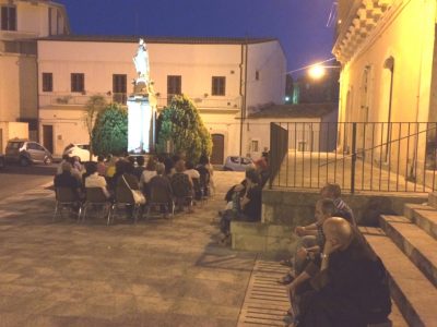 Il rosario in piazza Carmine