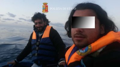 selfie-scafista-polizia-di-stato