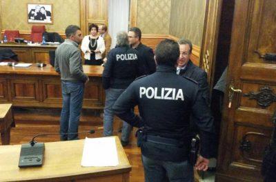 1483275509907-jpg-ragusa__variazioni_di_bilancio_approvate_con_polizia_in_aula