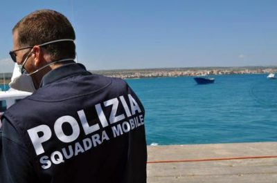 Immigrazione: sbarco Pozzallo, fermati 4 presunti scafisti