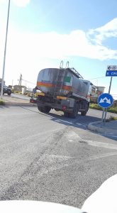 Autobotte comunale sporca